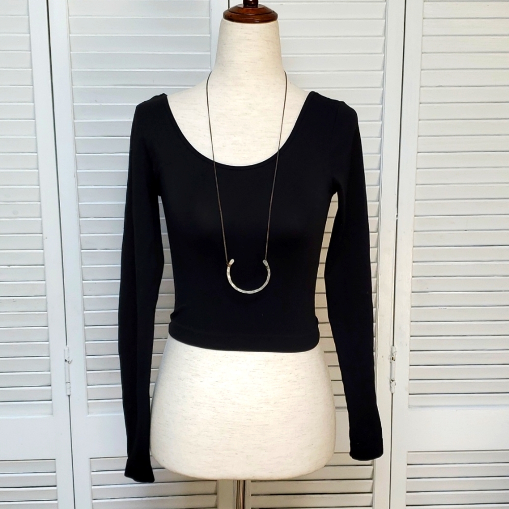 Sugar Lips OS Black Stretch Crop Top.